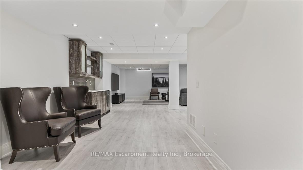 Photo 9 of 81 Brock Street, Oakville, Central — HOMEH