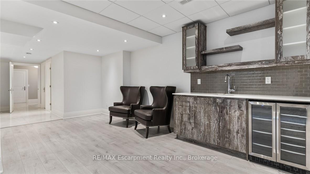 Photo 10 of 81 Brock Street, Oakville, Central — HOMEH