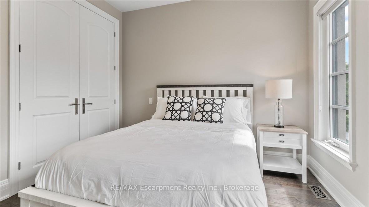 Photo 36 of 81 Brock Street, Oakville, Central — HOMEH