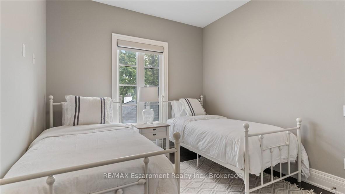 Photo 39 of 81 Brock Street, Oakville, Central — HOMEH