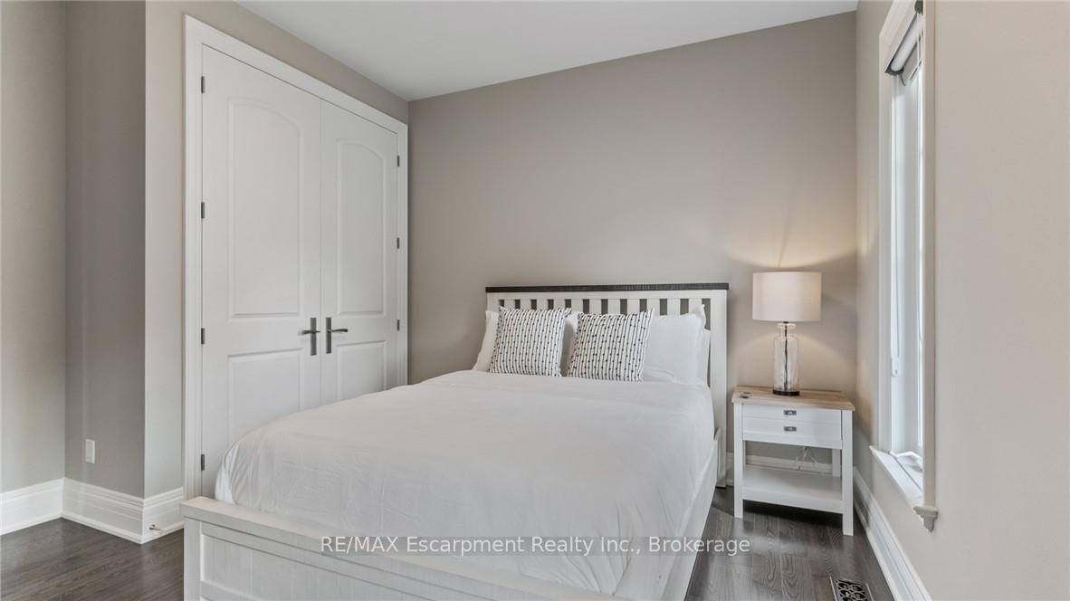 Photo 43 of 81 Brock Street, Oakville, Central — HOMEH