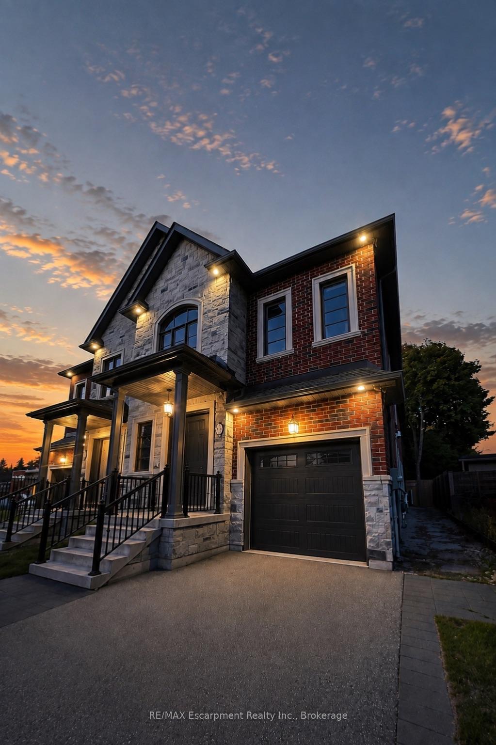 Photo 2 of 81 Brock Street, Oakville, Central — HOMEH