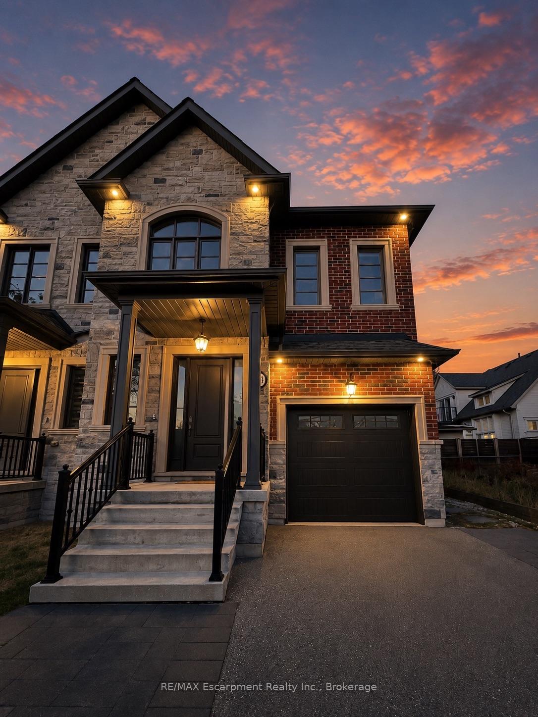 Photo 4 of 81 Brock Street, Oakville, Central — HOMEH