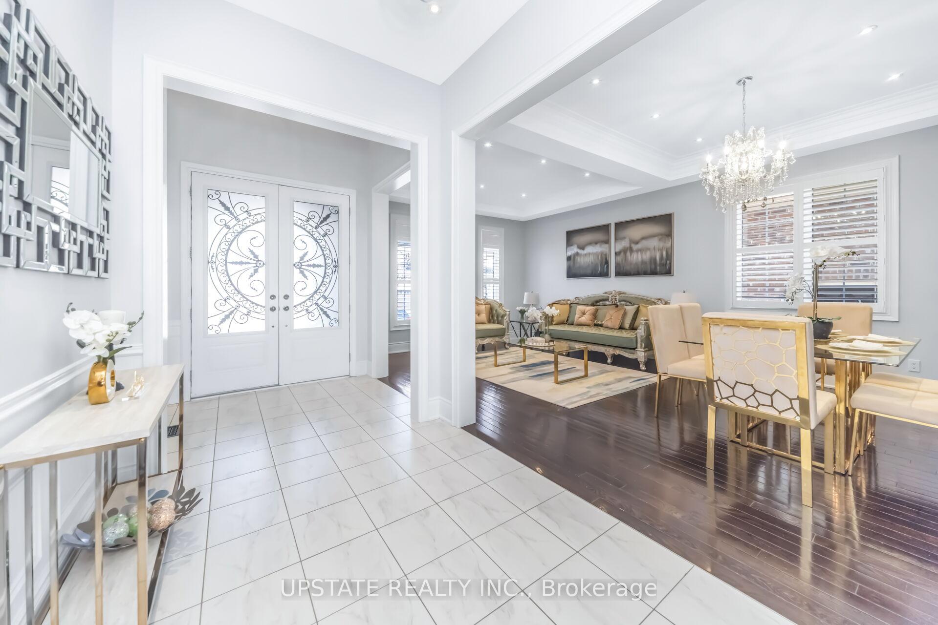 Photo 5 of 23 Spain Crescent, Brampton, Toronto Gore Rural Estate — HOMEH
