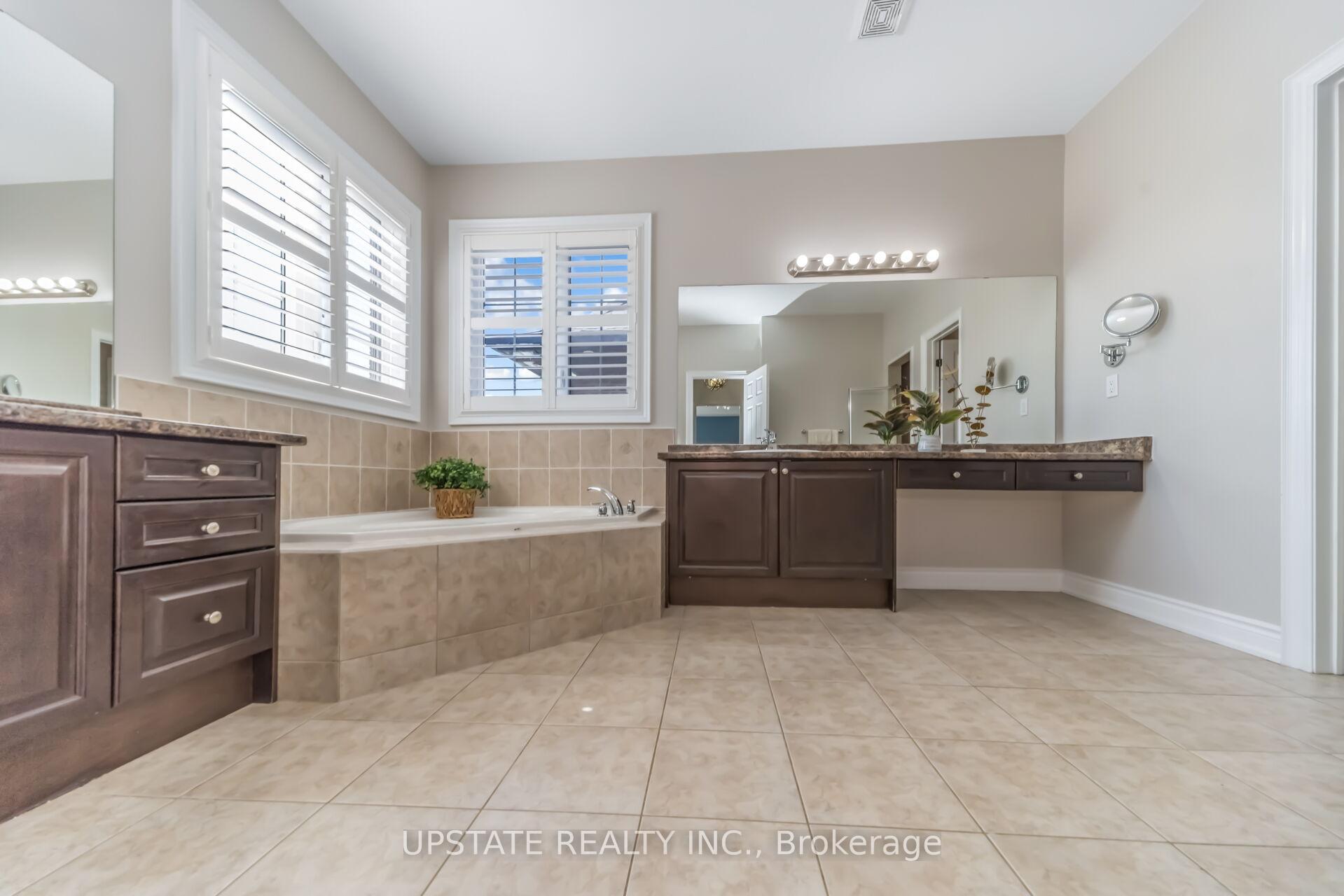 Photo 25 of 23 Spain Crescent, Brampton, Toronto Gore Rural Estate — HOMEH