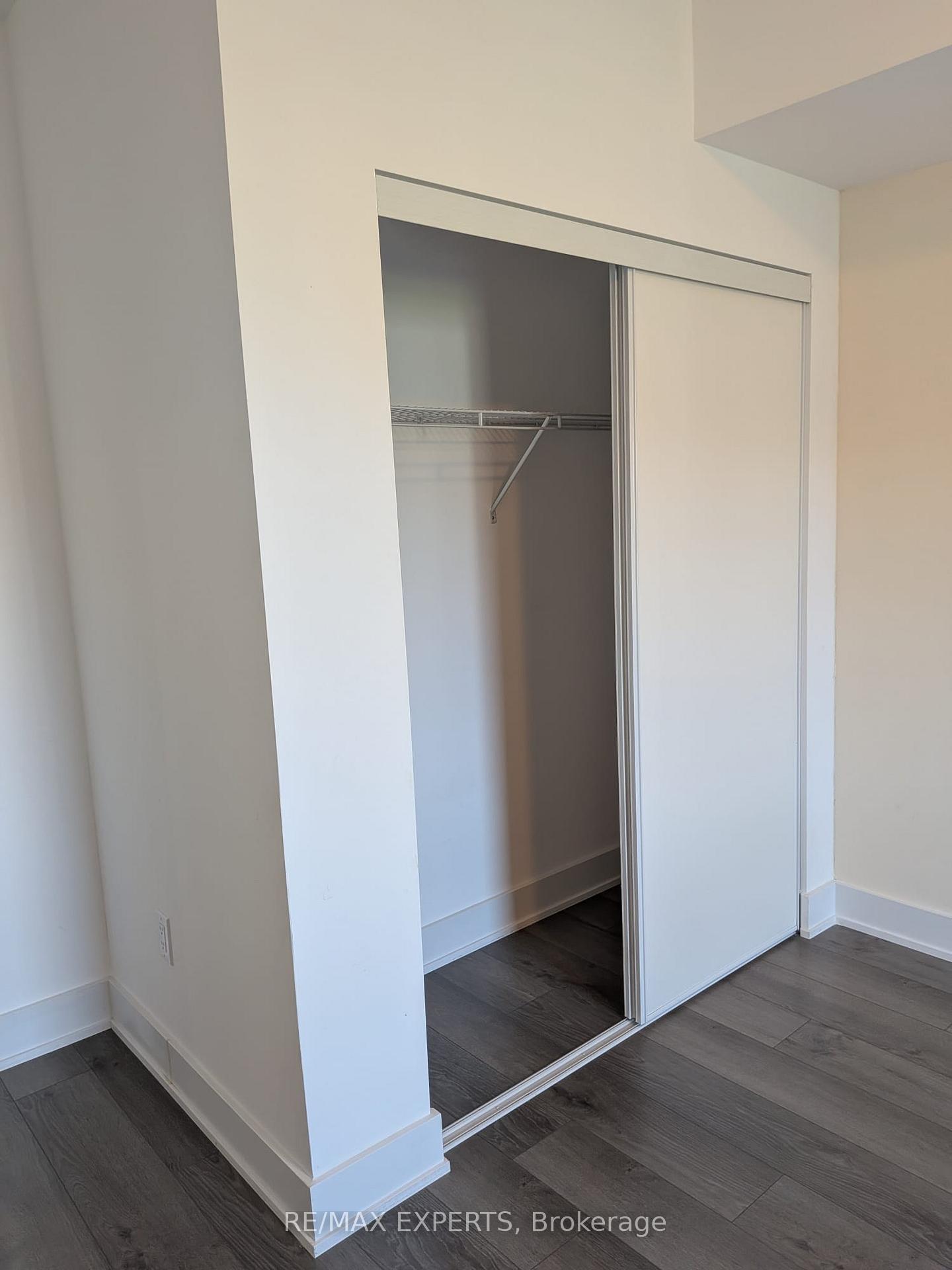 Photo 7 of Unit 205, 5 Chef Lane, Barrie, Innis-Shore — HOMEH