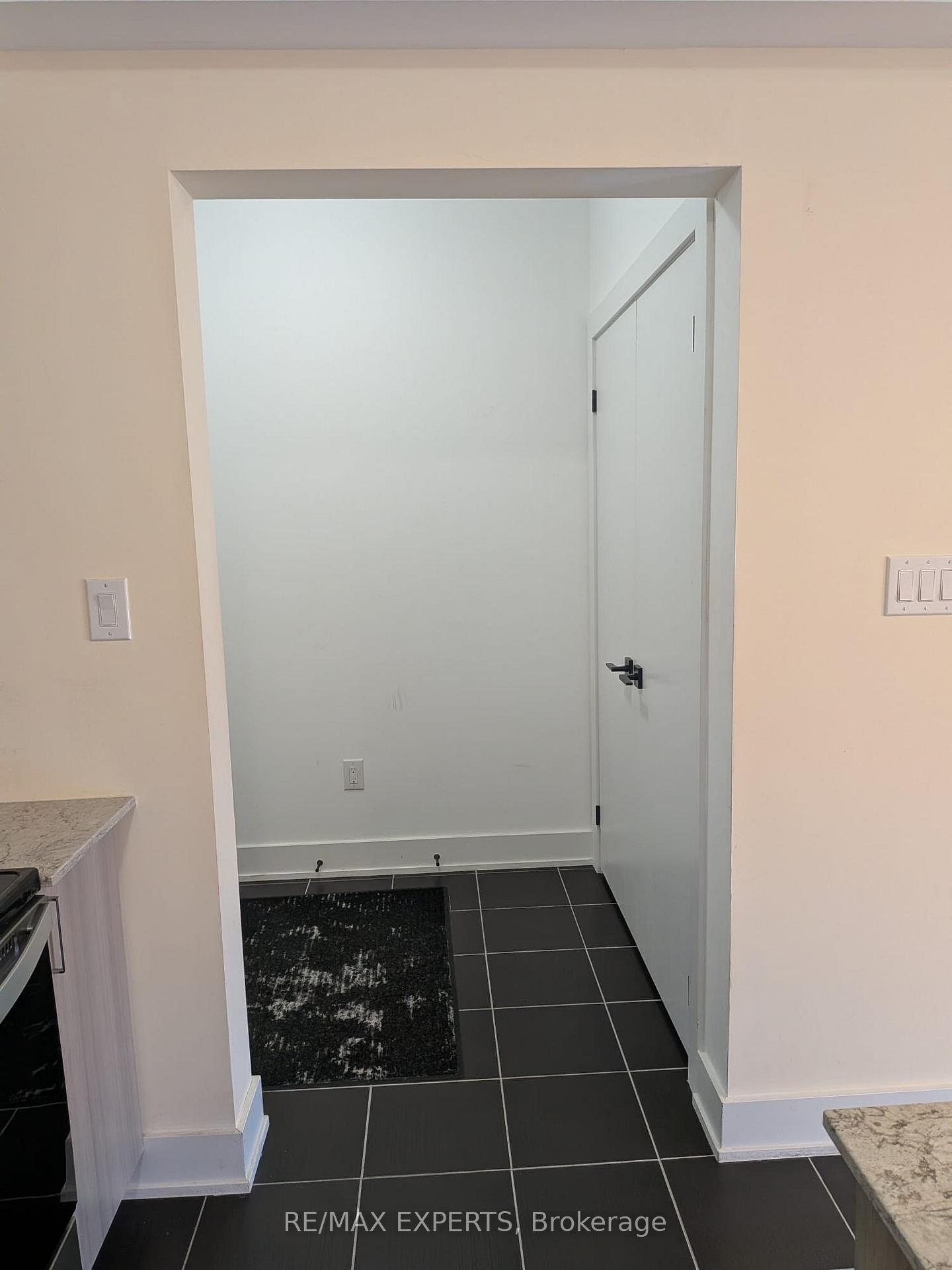 Photo 12 of Unit 205, 5 Chef Lane, Barrie, Innis-Shore — HOMEH