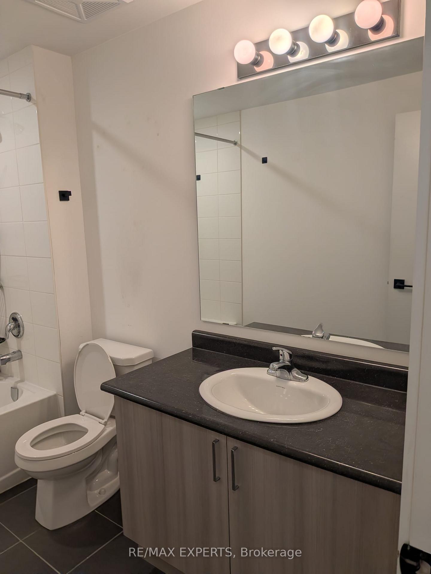 Photo 14 of Unit 205, 5 Chef Lane, Barrie, Innis-Shore — HOMEH
