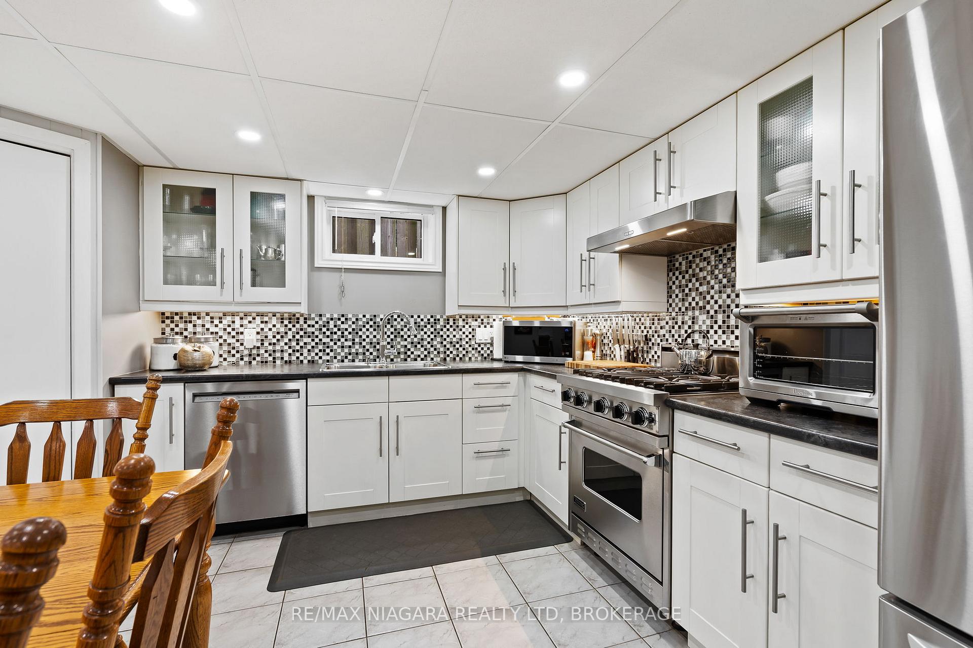 Photo 16 of 5938 Stevens Street, Niagara Falls, Cherrywood — HOMEH