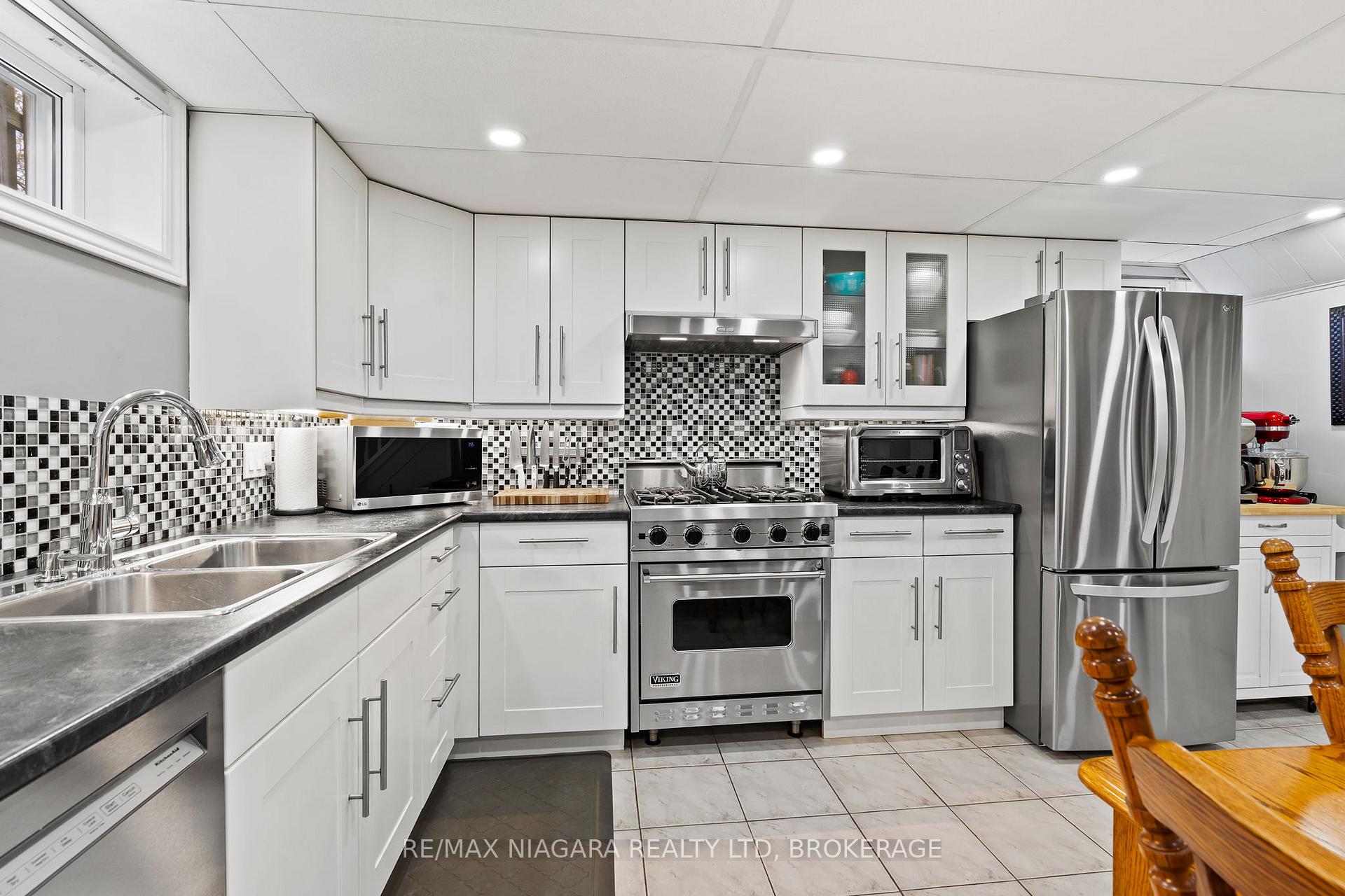 Photo 17 of 5938 Stevens Street, Niagara Falls, Cherrywood — HOMEH