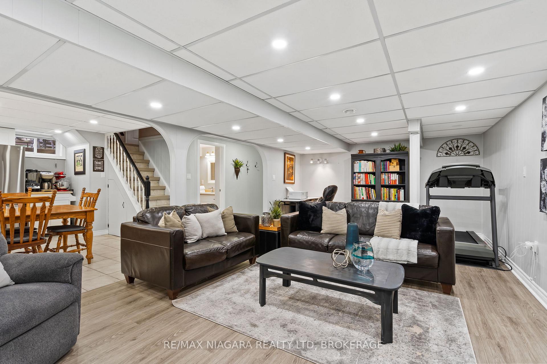 Photo 19 of 5938 Stevens Street, Niagara Falls, Cherrywood — HOMEH