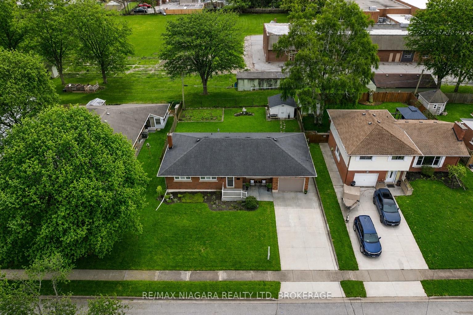 Photo 29 of 5938 Stevens Street, Niagara Falls, Cherrywood — HOMEH