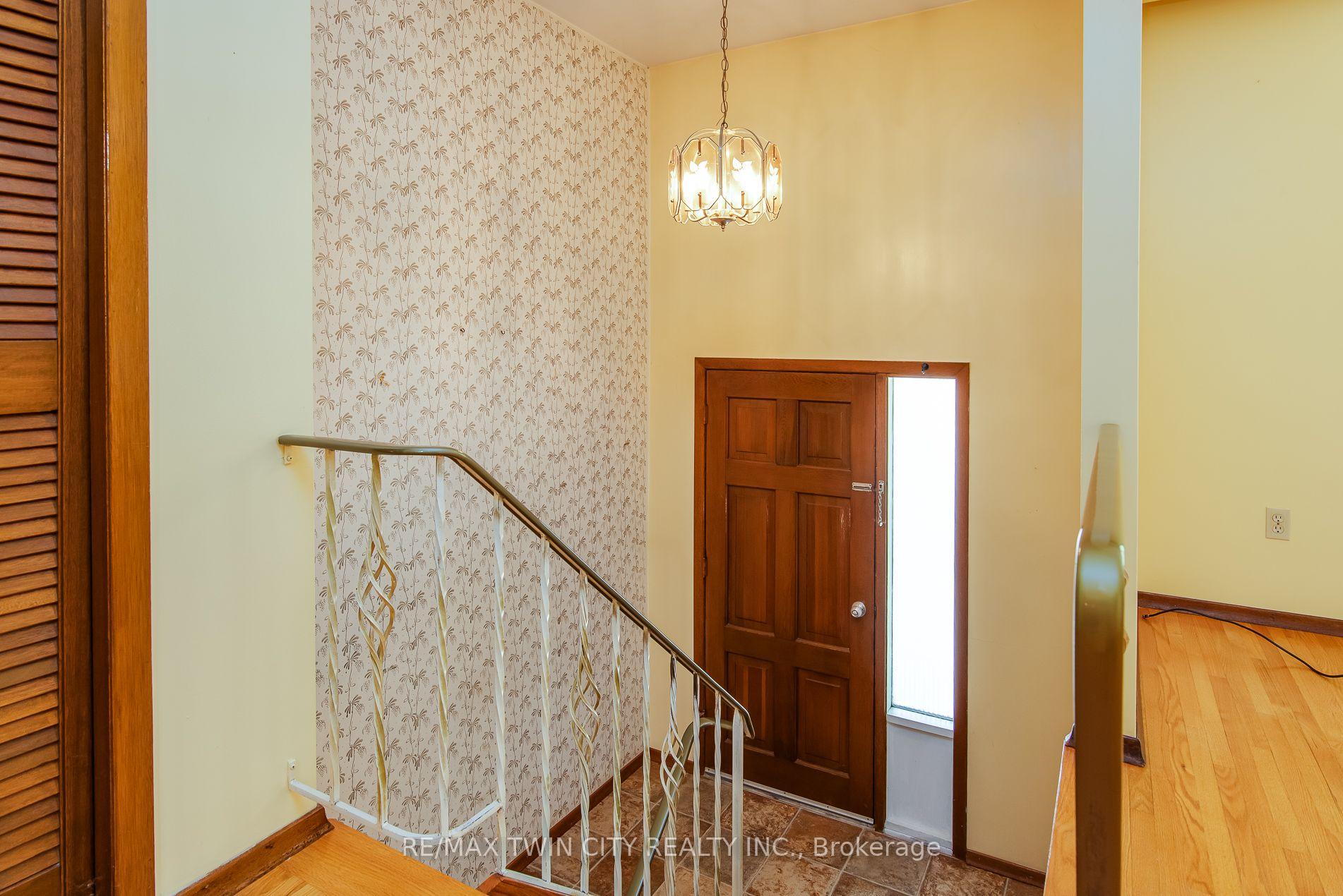 Photo 7 of 635 Cedargrove Place, Waterloo, North Lakeshore — HOMEH