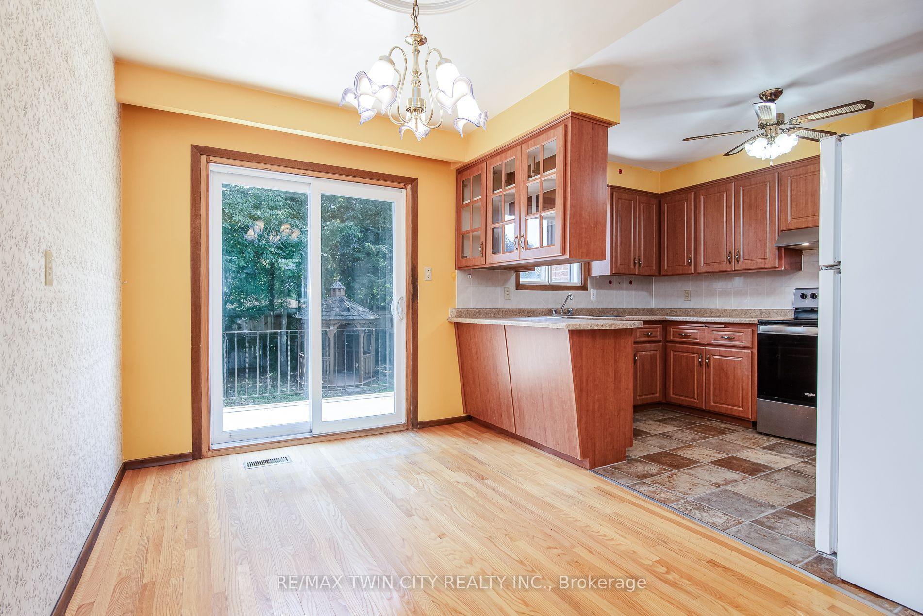 Photo 15 of 635 Cedargrove Place, Waterloo, North Lakeshore — HOMEH