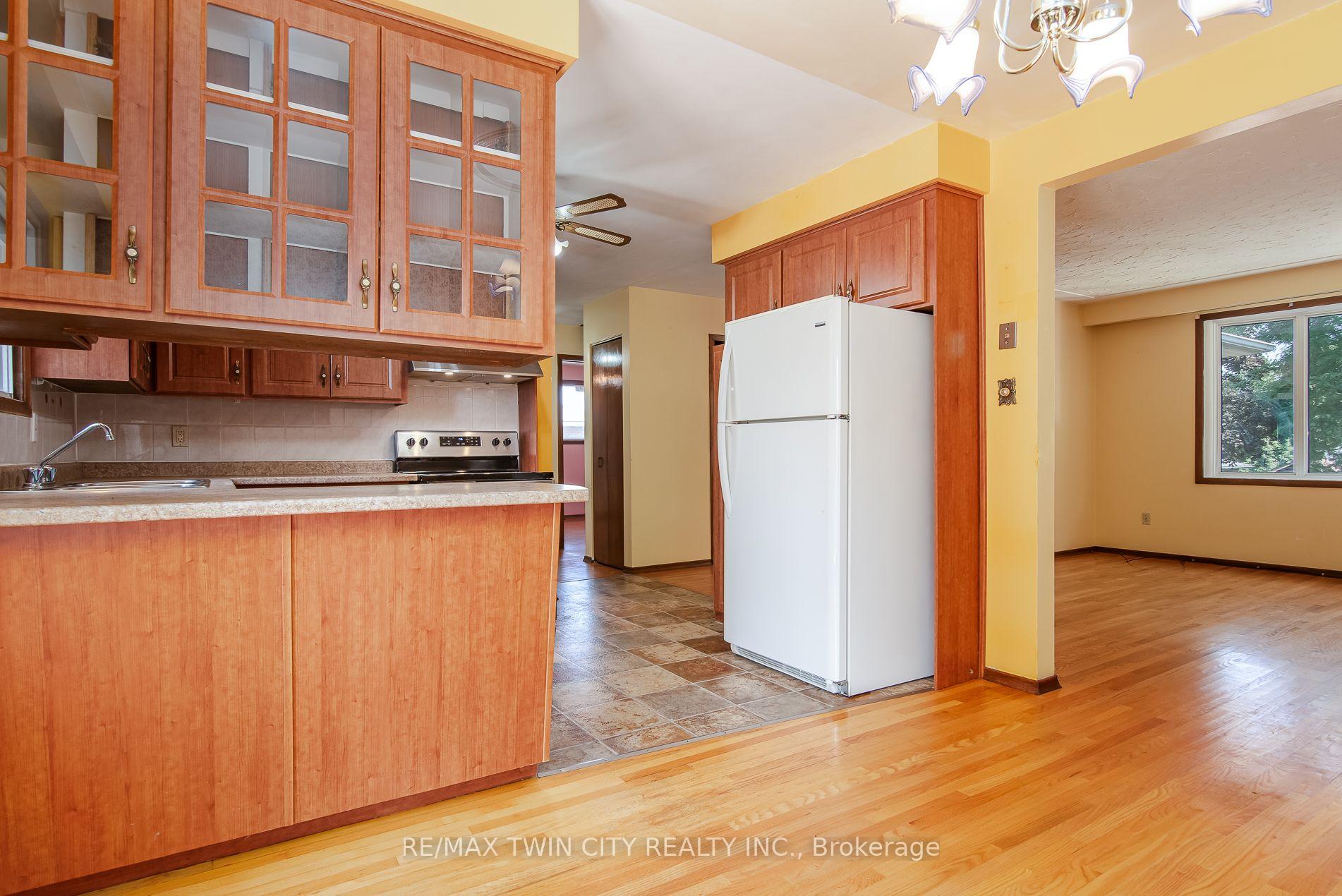Photo 16 of 635 Cedargrove Place, Waterloo, North Lakeshore — HOMEH