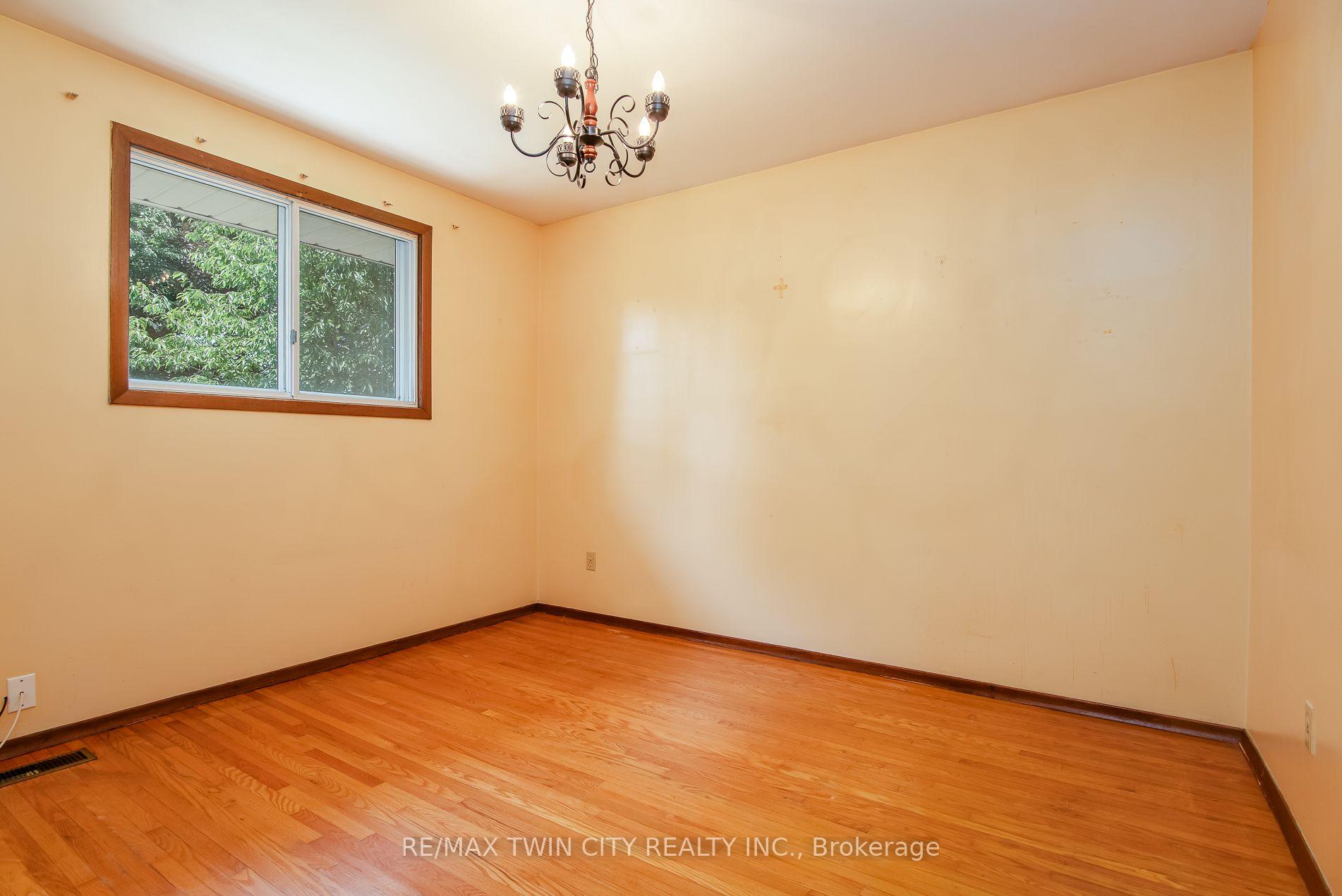 Photo 19 of 635 Cedargrove Place, Waterloo, North Lakeshore — HOMEH