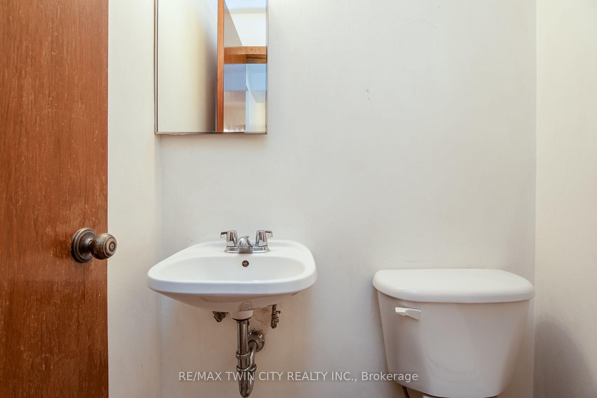 Photo 27 of 635 Cedargrove Place, Waterloo, North Lakeshore — HOMEH