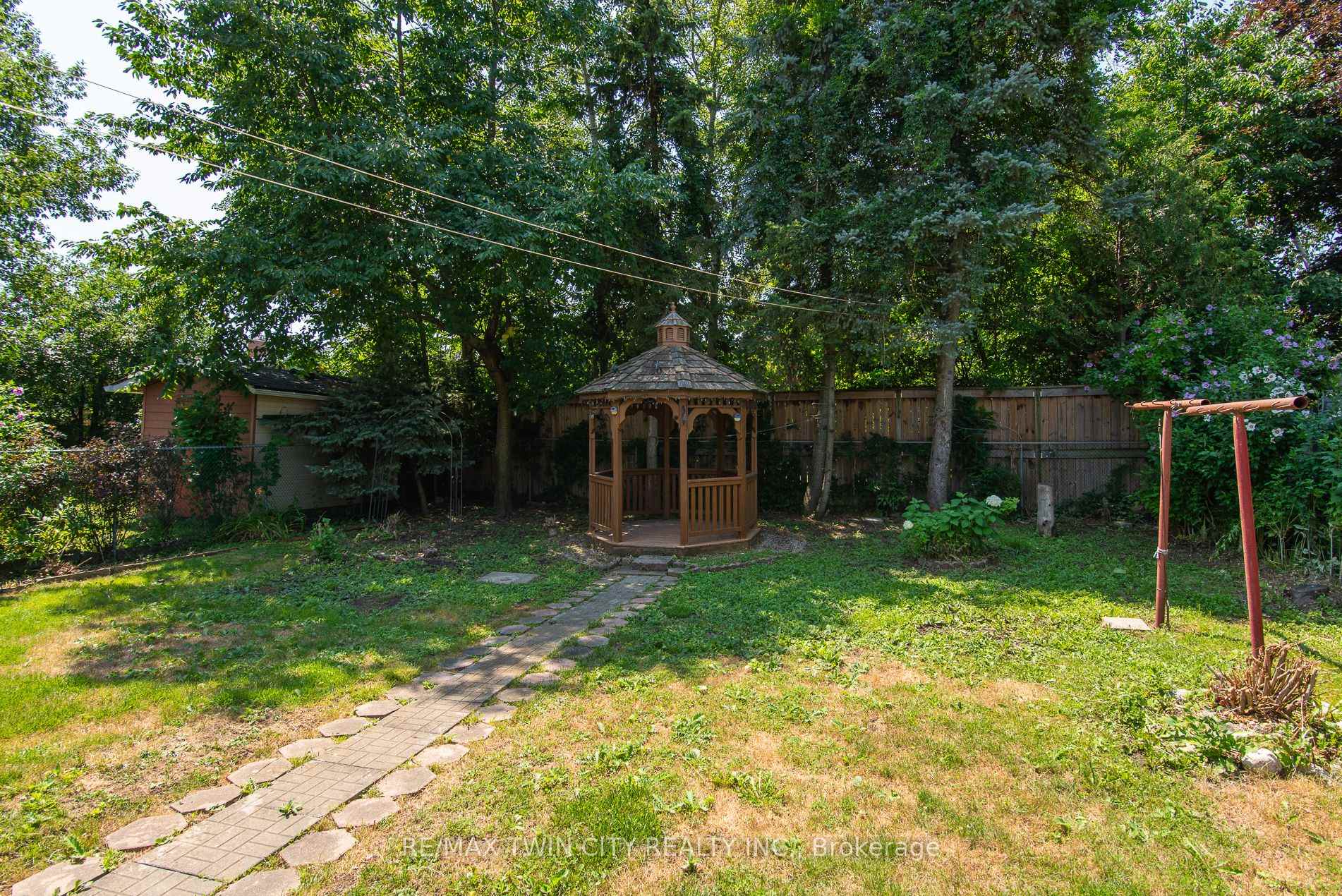 Photo 33 of 635 Cedargrove Place, Waterloo, North Lakeshore — HOMEH