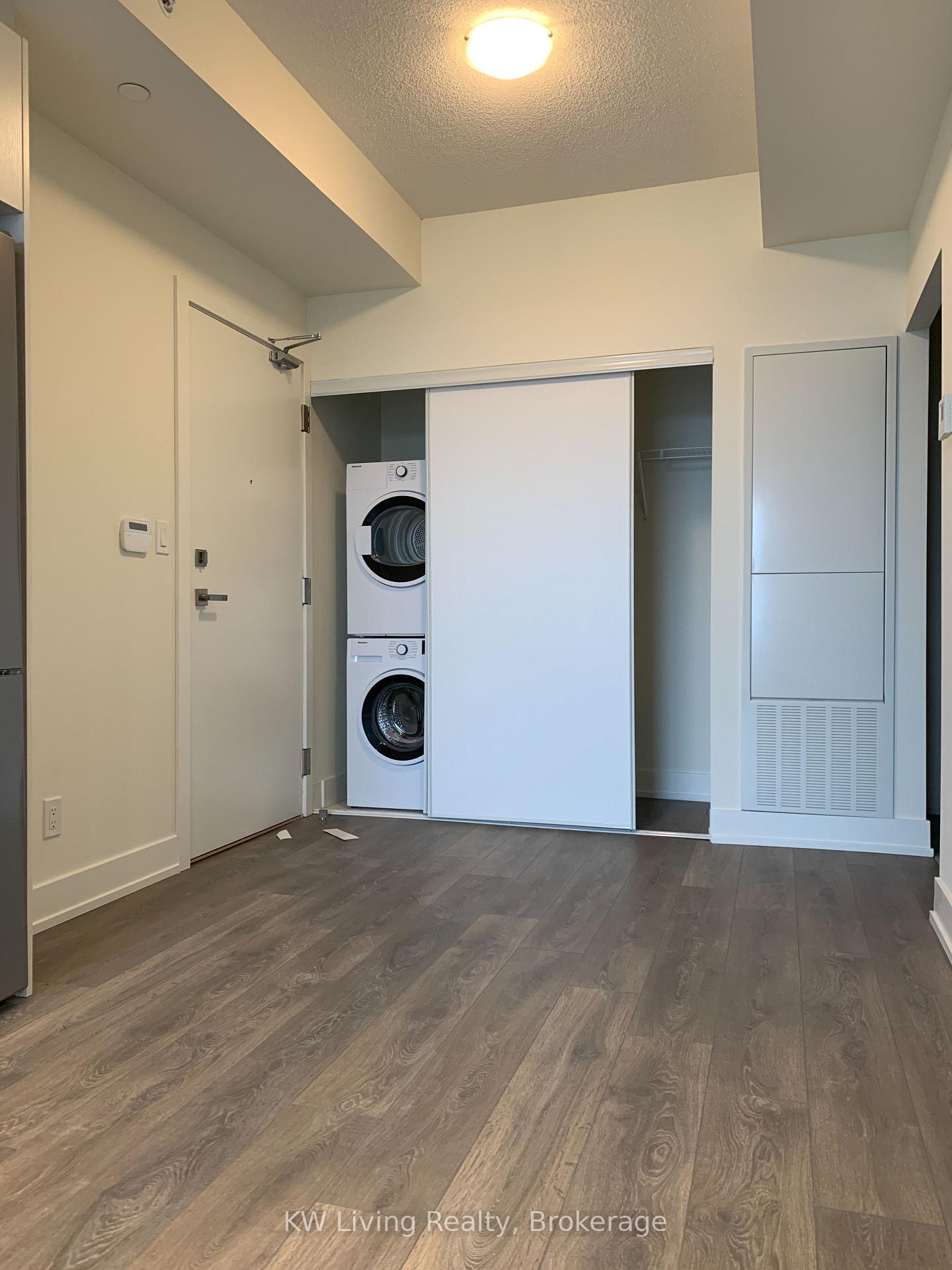 Photo 10 of Unit 1908, 180 Fairview Mall Drive, North York, Don Valley Village — HOMEH