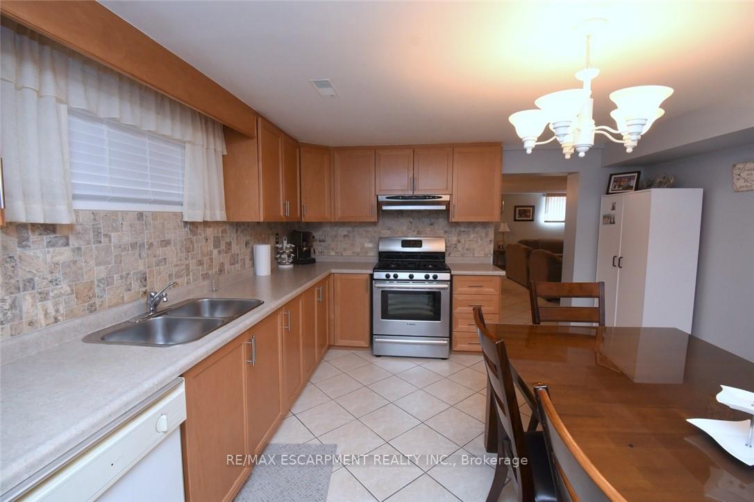 Photo 13 of 36 Abbington Drive, Hamilton, Gilbert — HOMEH