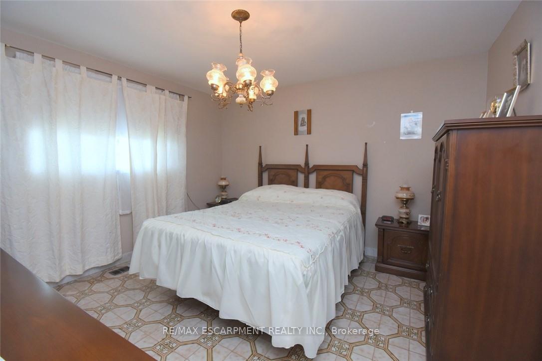 Photo 21 of 36 Abbington Drive, Hamilton, Gilbert — HOMEH