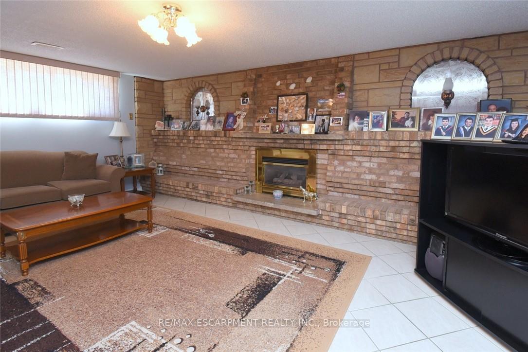 Photo 23 of 36 Abbington Drive, Hamilton, Gilbert — HOMEH