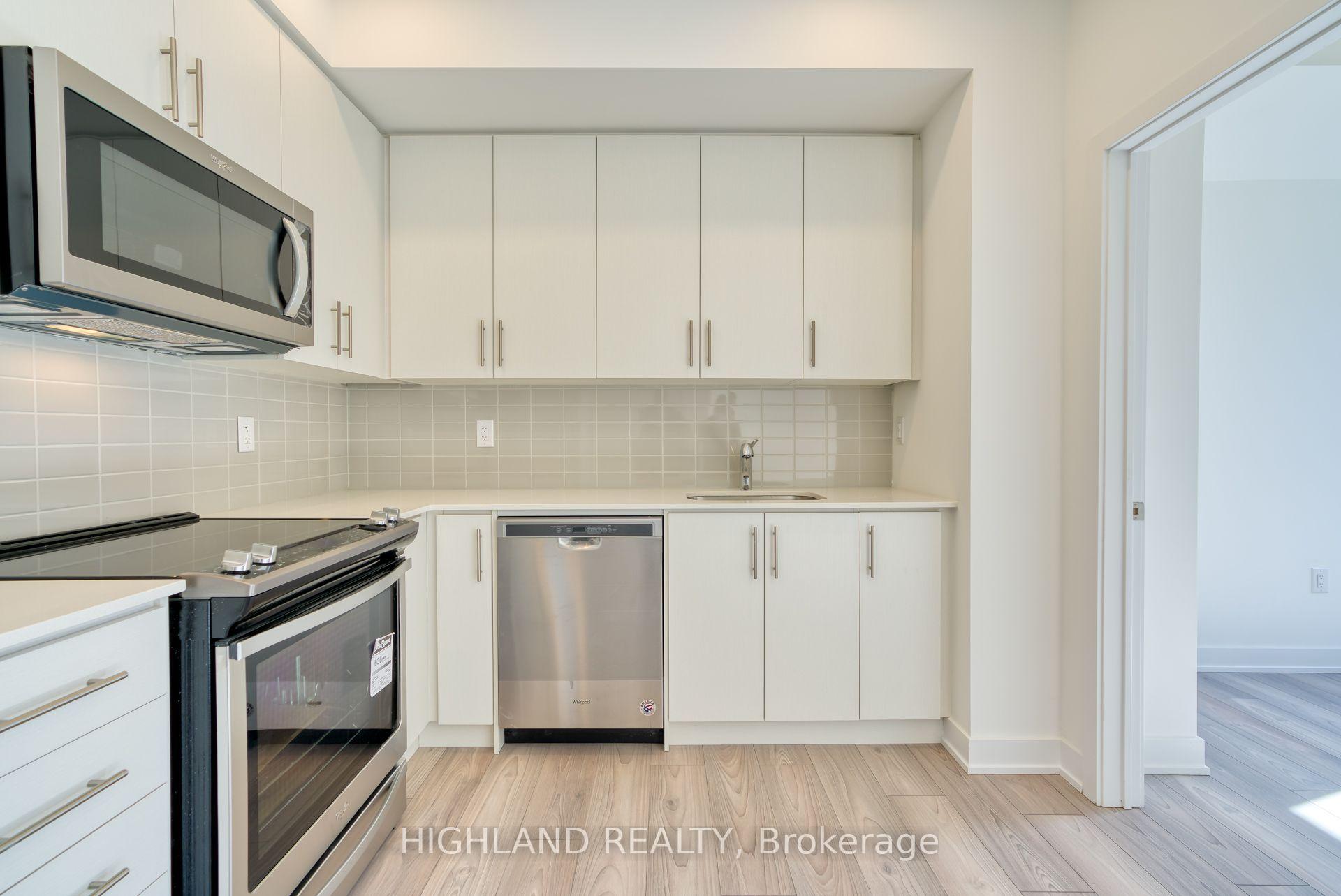 Photo 5 of Unit 7, 3473 Widdicombe Way, Mississauga, Erin Mills — HOMEH