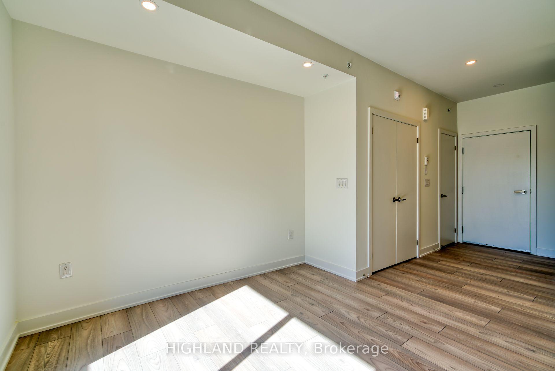 Photo 7 of Unit 7, 3473 Widdicombe Way, Mississauga, Erin Mills — HOMEH