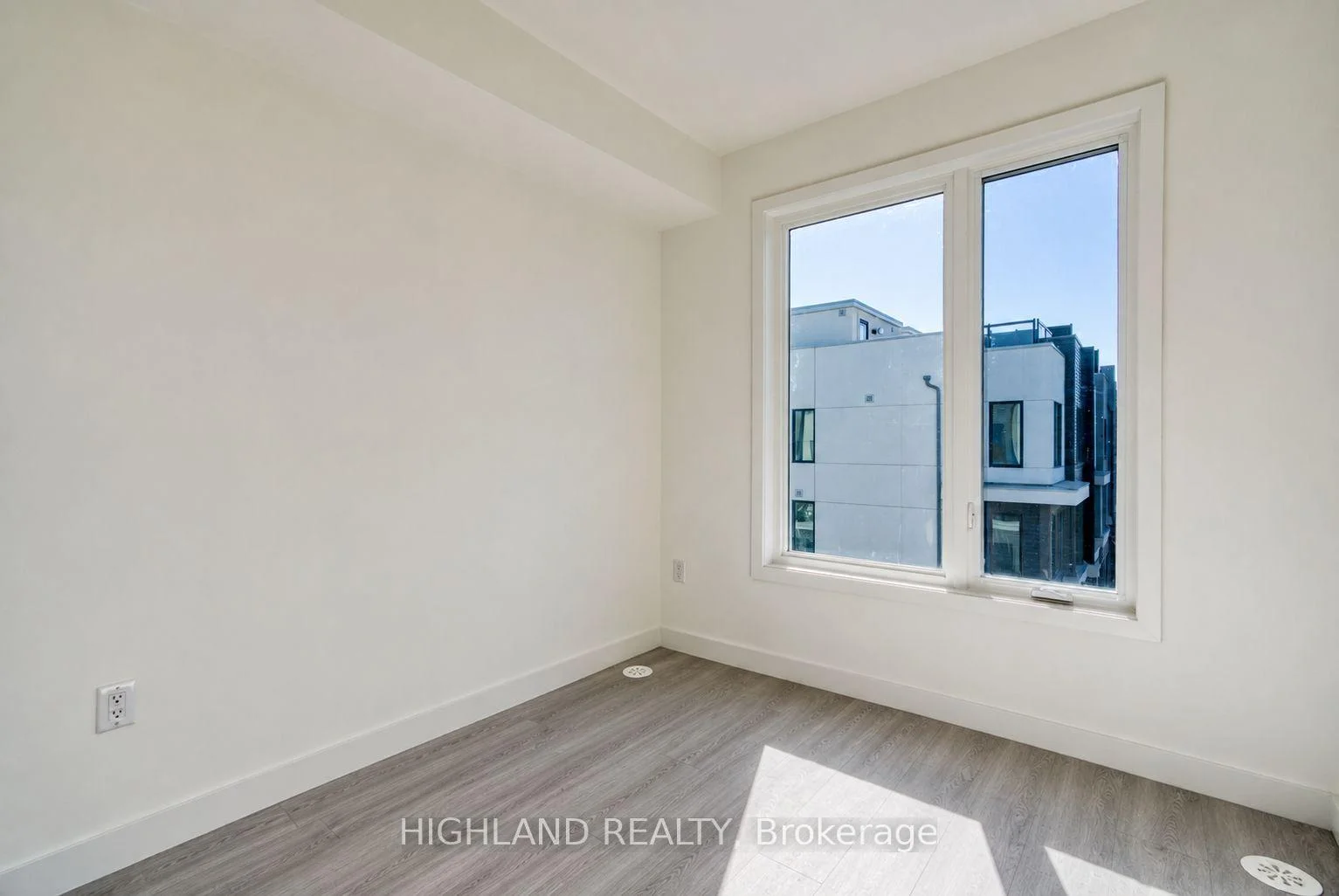 Photo 19 of Unit 7, 3473 Widdicombe Way, Mississauga, Erin Mills — HOMEH