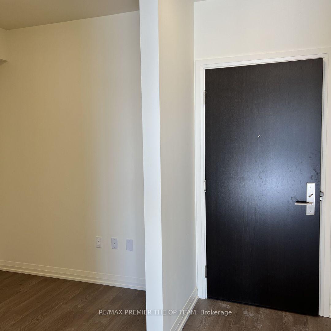 Photo 5 of Unit 2003, 9000 Jane Street, Vaughan, Vellore Village — HOMEH