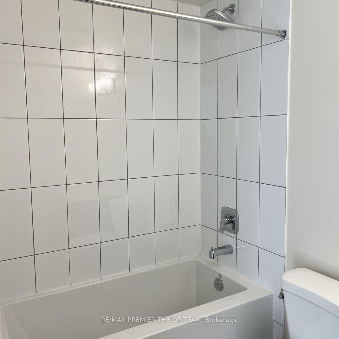 Photo 12 of Unit 2003, 9000 Jane Street, Vaughan, Vellore Village — HOMEH