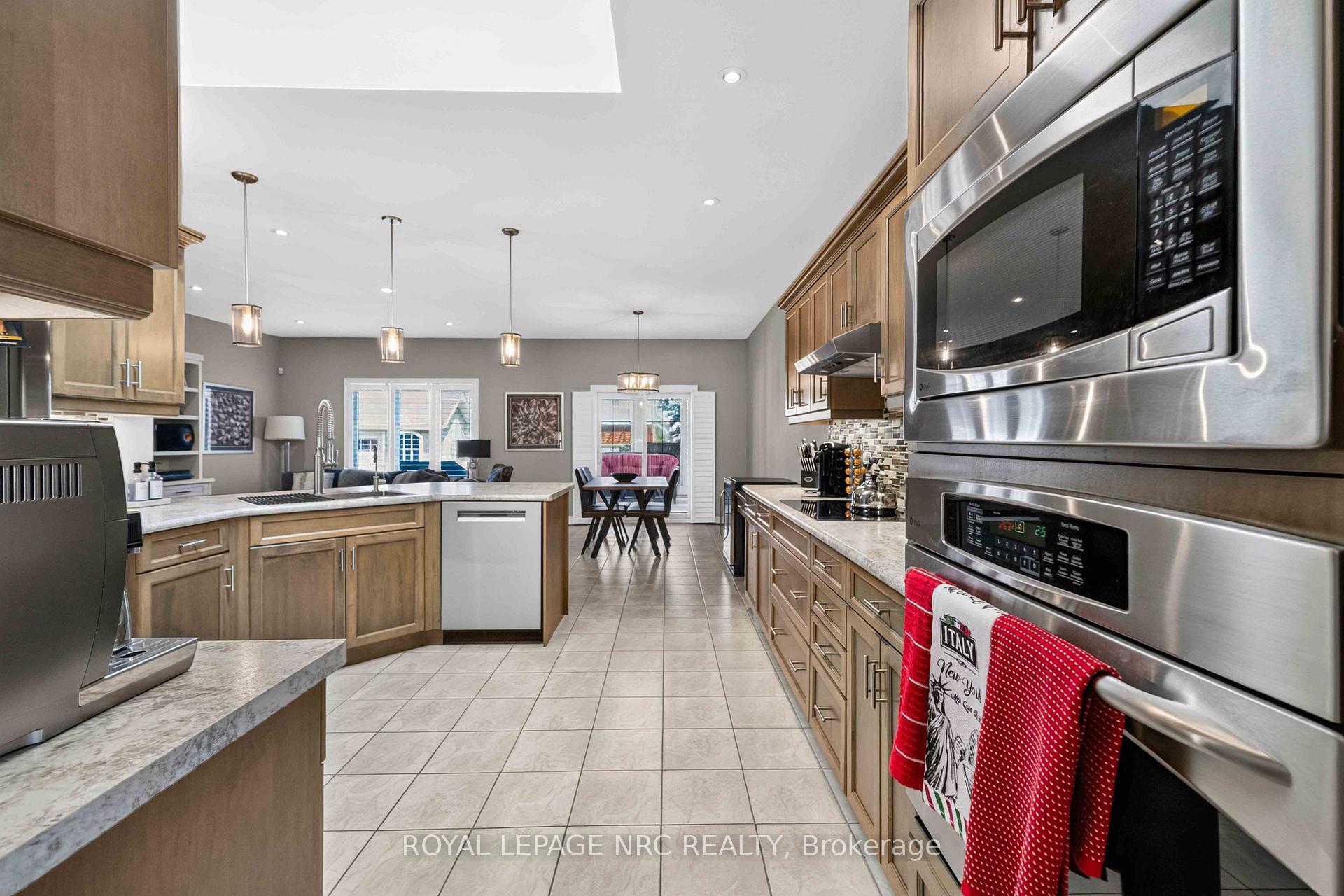 Photo 18 of 6 Cardinal Crescent, Welland, Coyle Creek — HOMEH