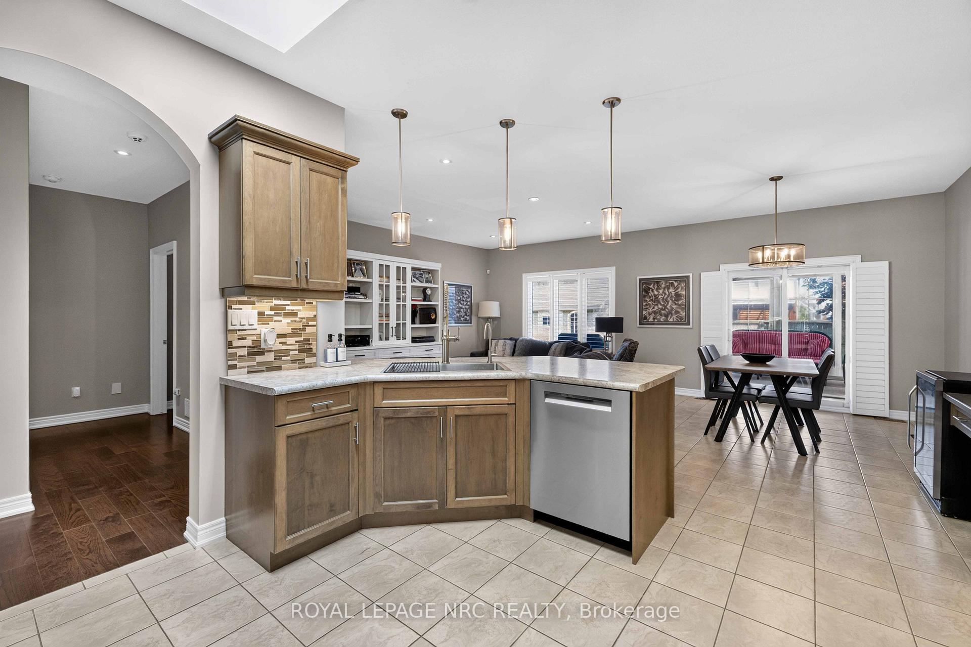 Photo 19 of 6 Cardinal Crescent, Welland, Coyle Creek — HOMEH