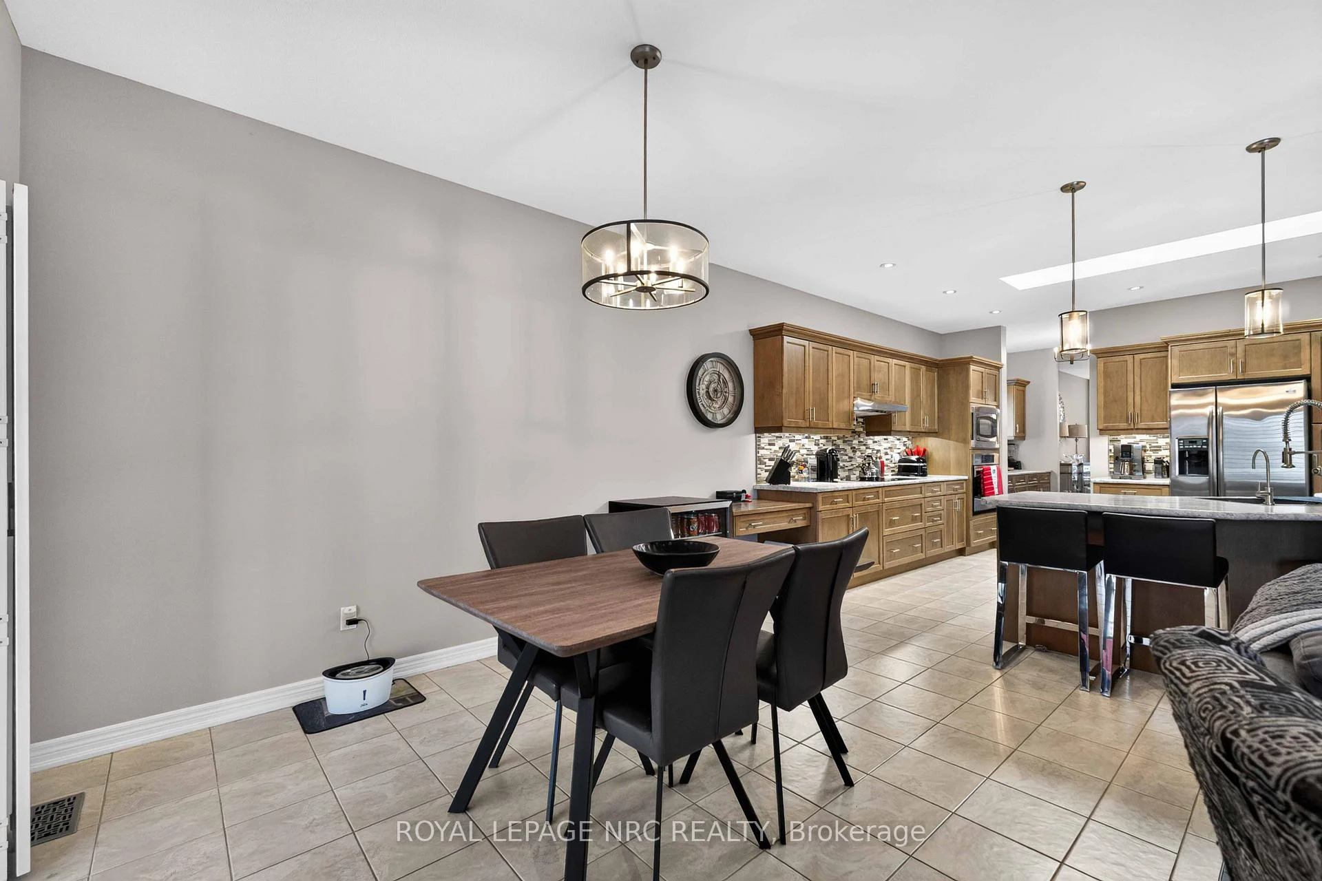 Photo 32 of 6 Cardinal Crescent, Welland, Coyle Creek — HOMEH