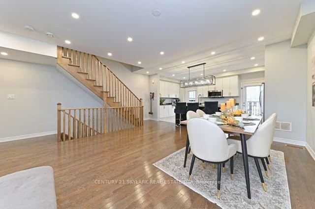 Photo 14 of 126 Fruitvale Circle, Brampton, Northwest Brampton — HOMEH