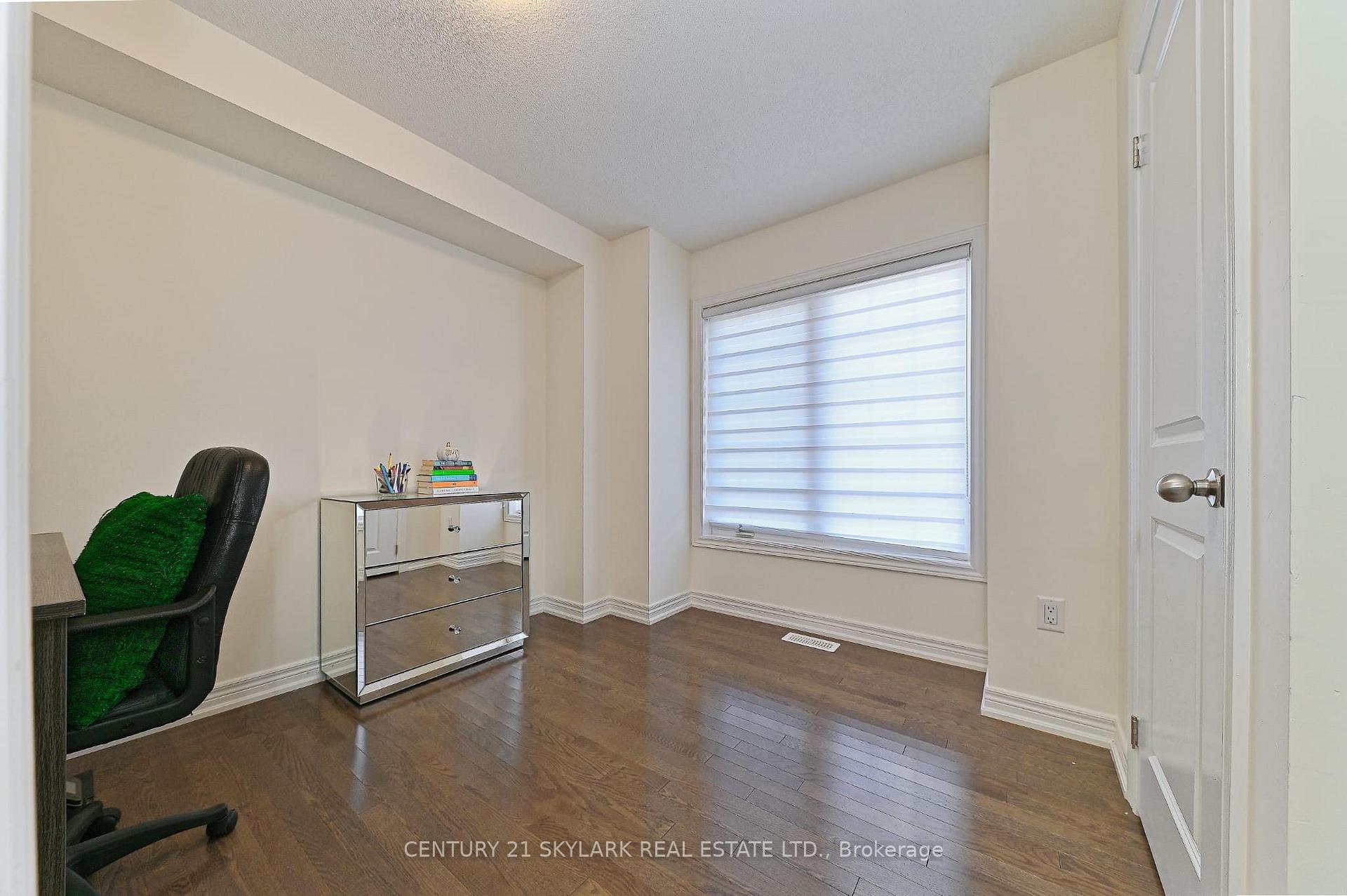 Photo 22 of 126 Fruitvale Circle, Brampton, Northwest Brampton — HOMEH