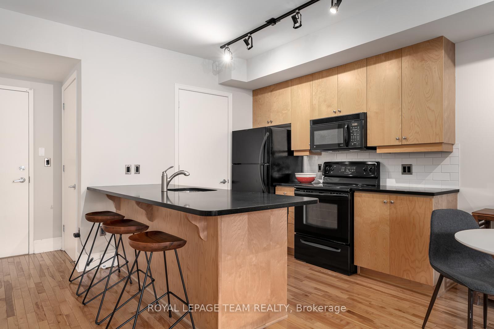 Photo 6 of Unit 101, 457 Mcleod Street, Ottawa, Ottawa Centre — HOMEH
