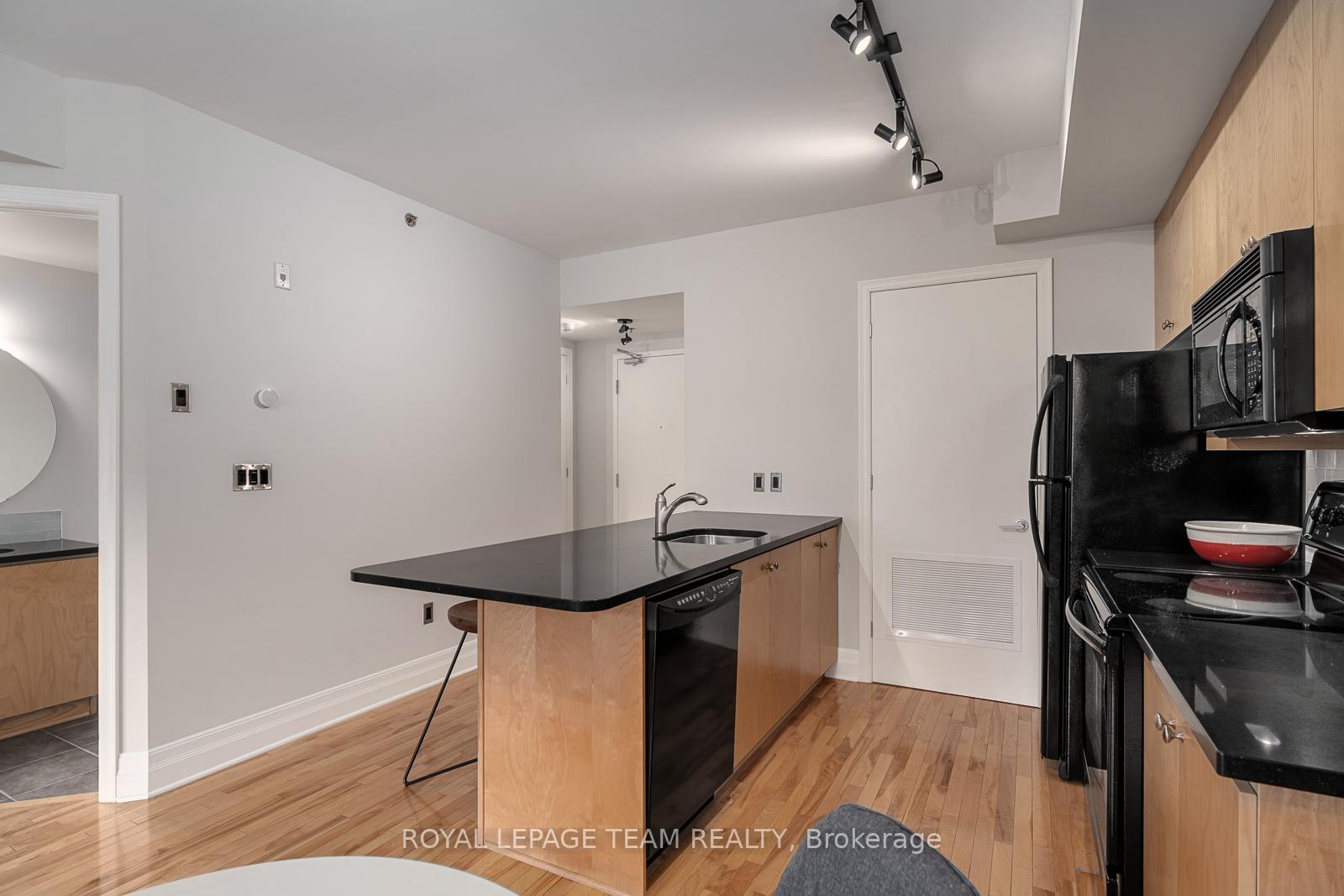 Photo 8 of Unit 101, 457 Mcleod Street, Ottawa, Ottawa Centre — HOMEH