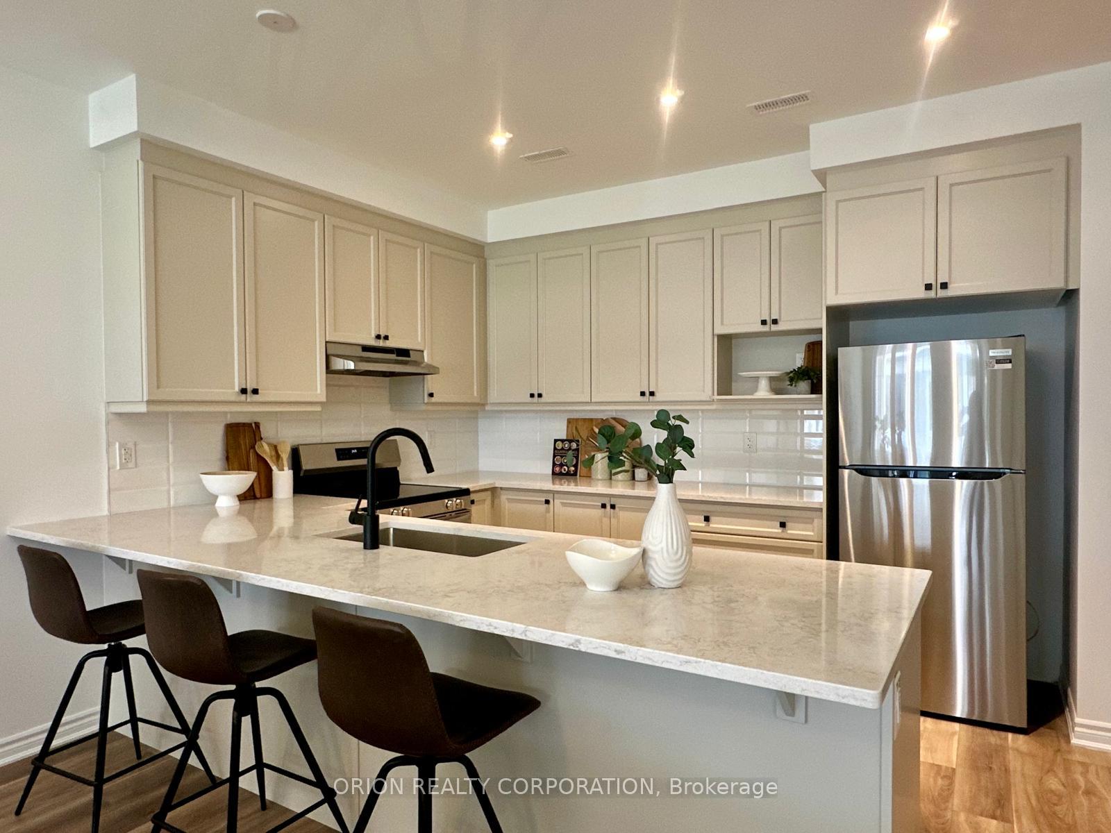 Photo 4 of 719 Sargeant Place, Innisfil, Rural Innisfil — HOMEH