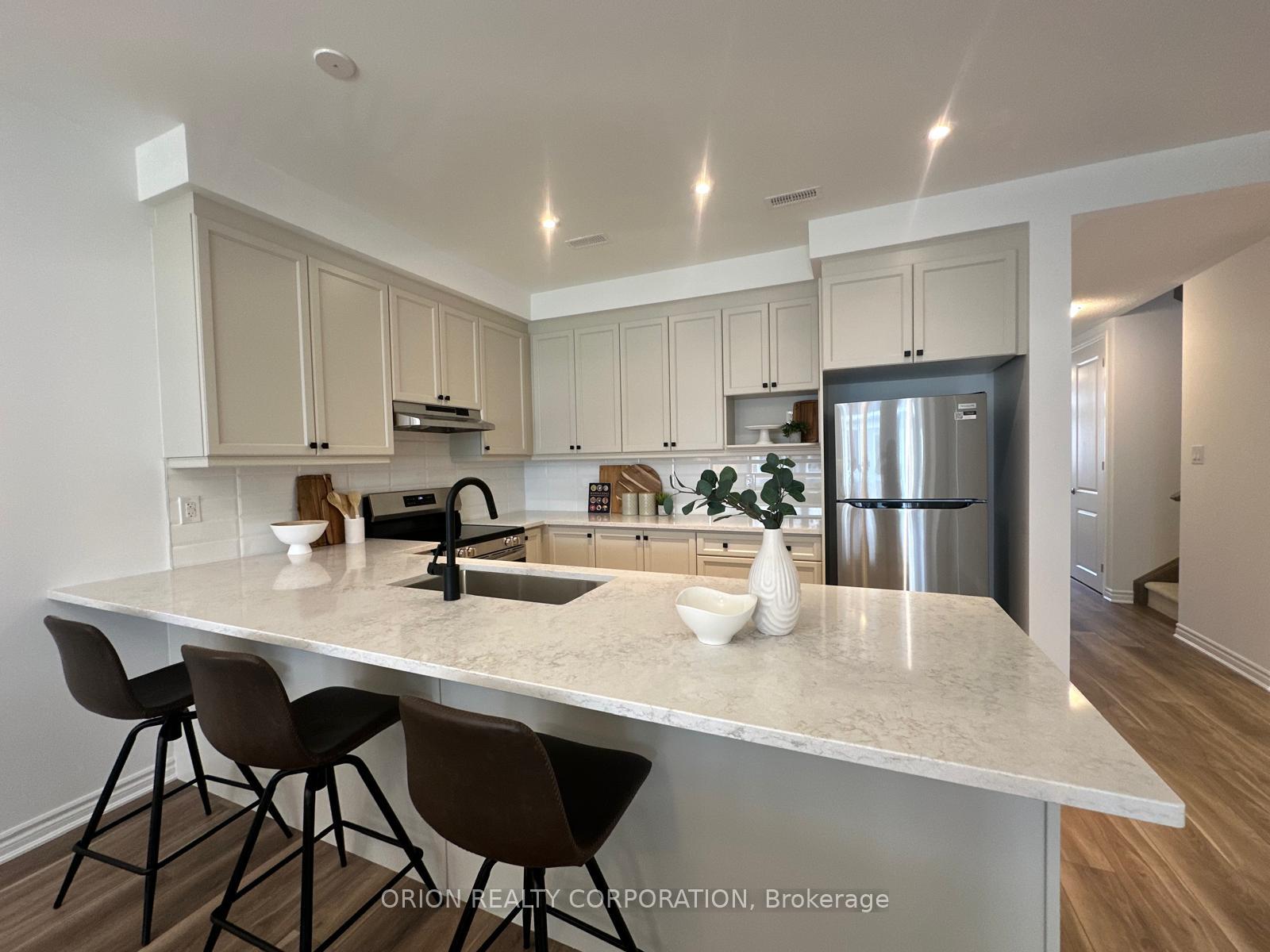 Photo 7 of 719 Sargeant Place, Innisfil, Rural Innisfil — HOMEH