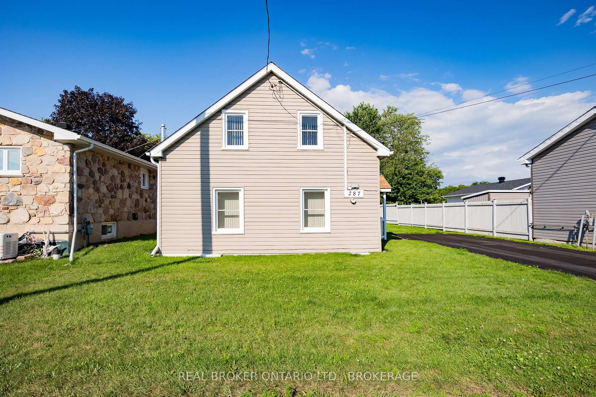 Photo 2 of 287 East Boundary Road, North Glengarry, Alexandria — HOMEH