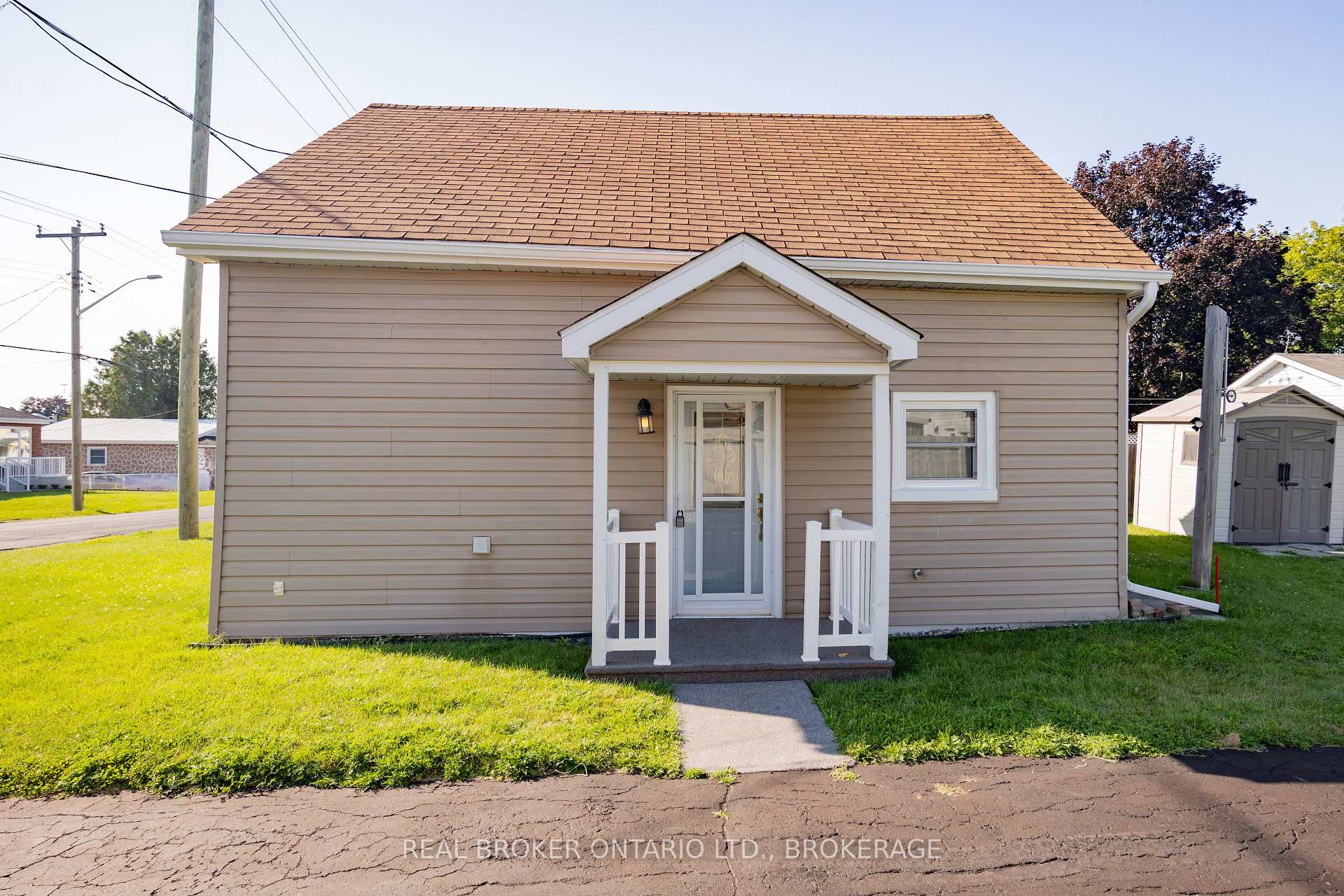Photo 3 of 287 East Boundary Road, North Glengarry, Alexandria — HOMEH