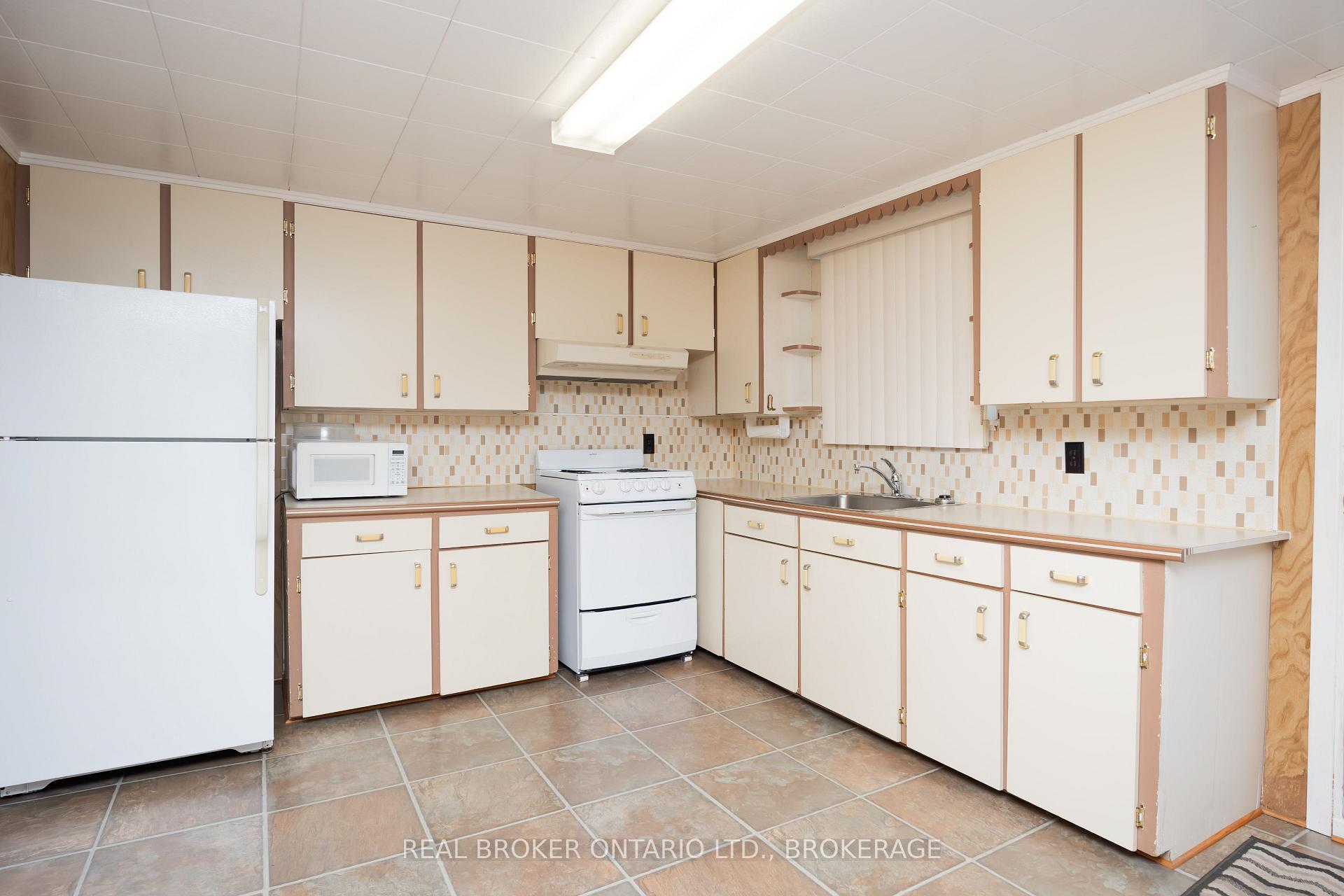 Photo 6 of 287 East Boundary Road, North Glengarry, Alexandria — HOMEH