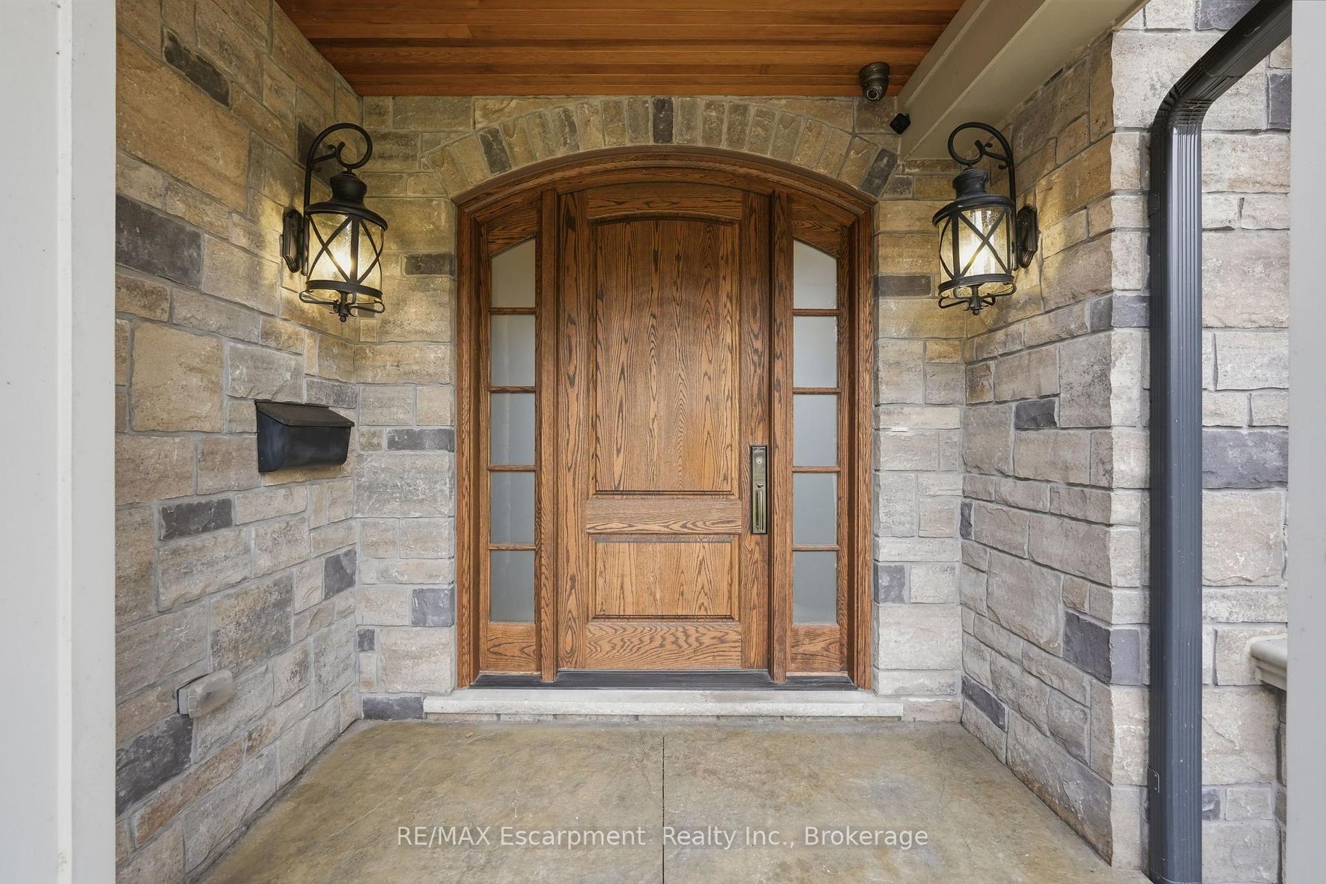 Photo 2 of 4180 Lakeshore Road, Burlington, Shoreacres — HOMEH