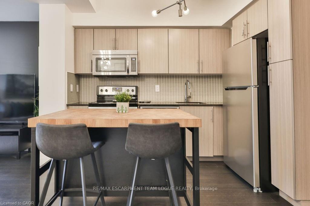 Photo 7 of Unit 218, 65 Speers Road, Oakville, Old Oakville — HOMEH
