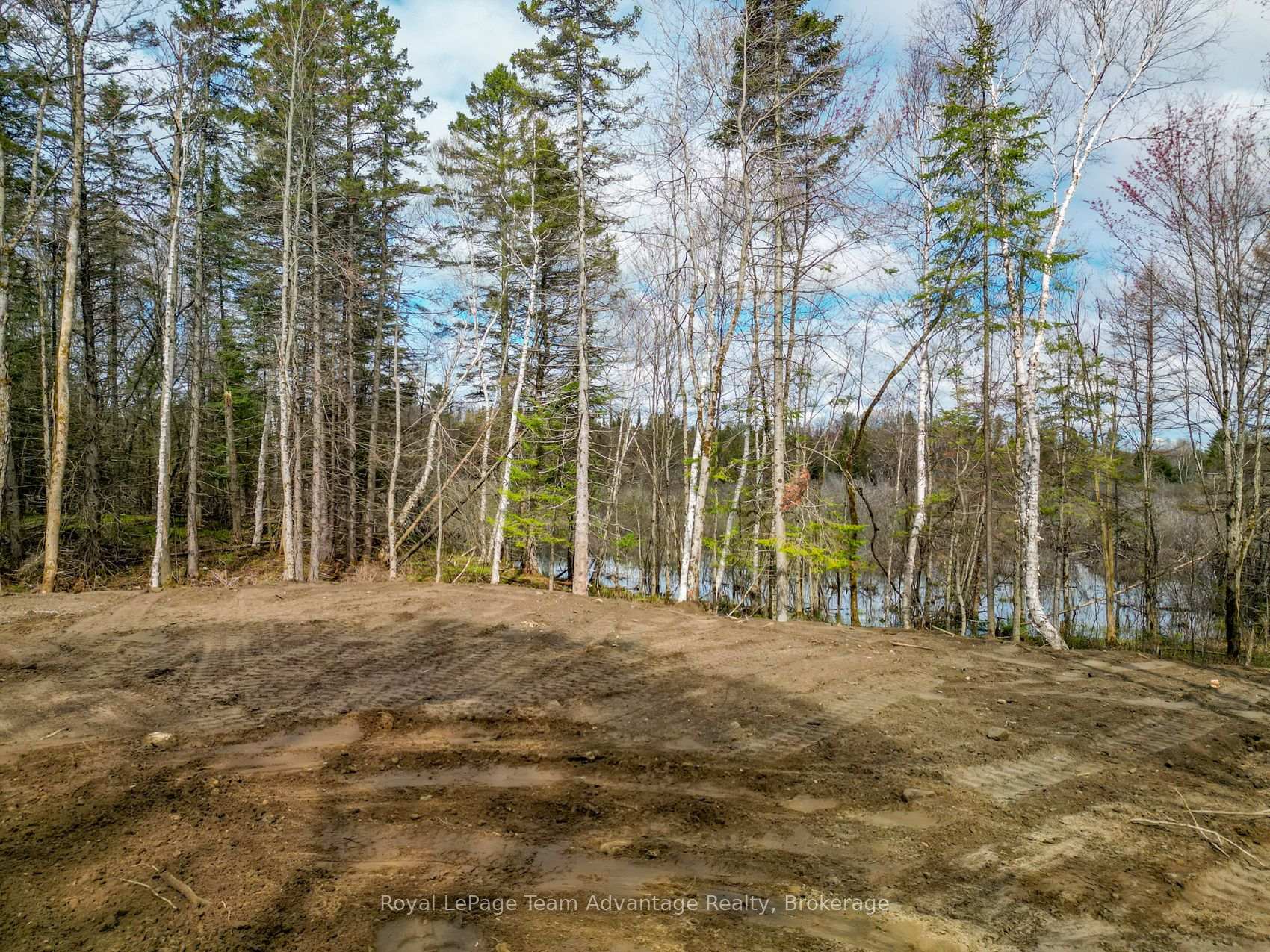 Photo 12 of Centre Road W, McKellar — HOMEH