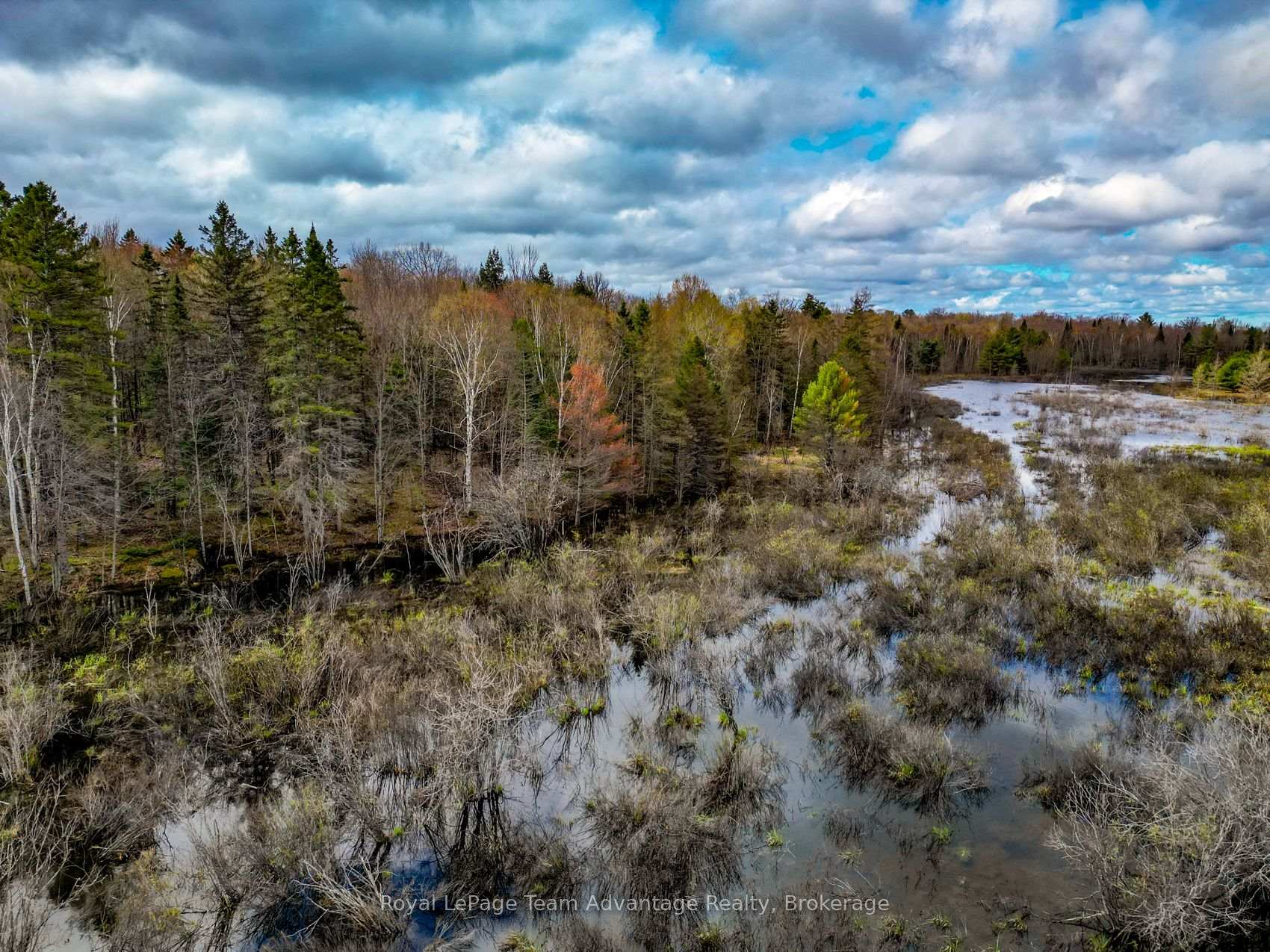 Photo 17 of Centre Road W, McKellar — HOMEH