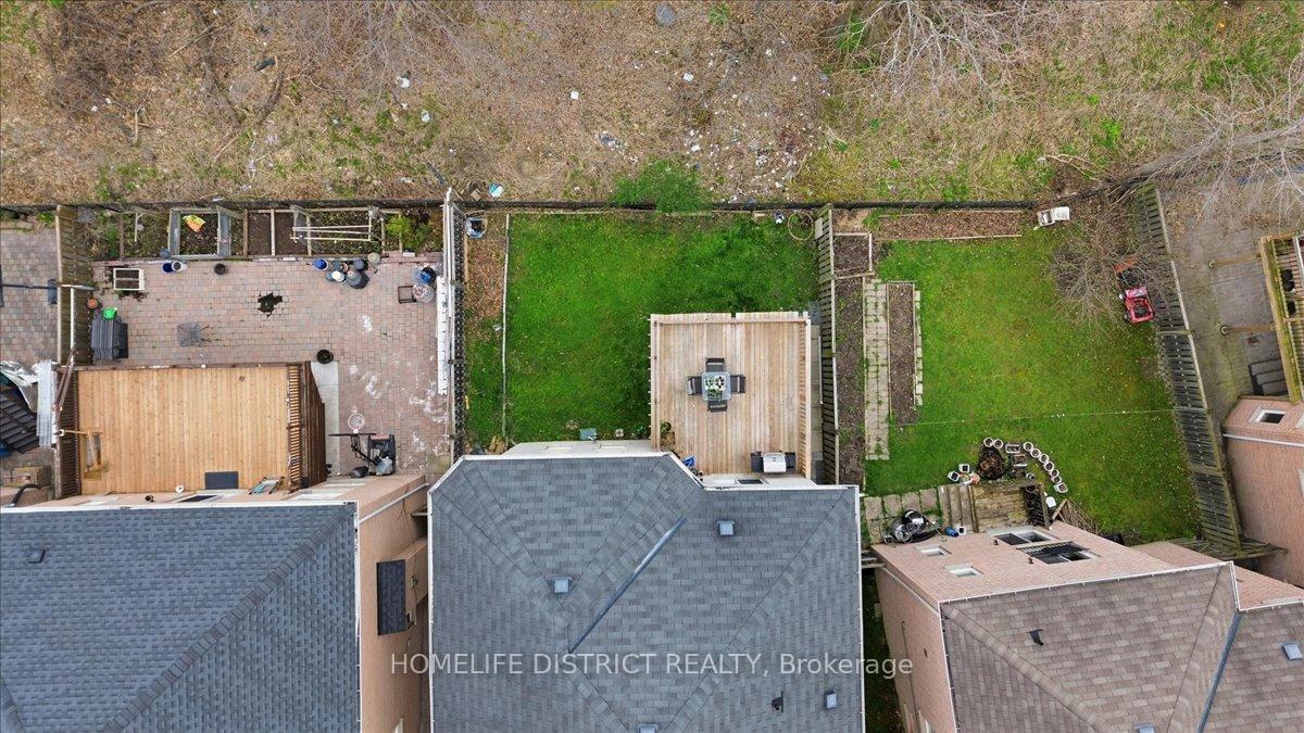 Photo 3 of 43 Bethany Street, Markham, Cedarwood — HOMEH