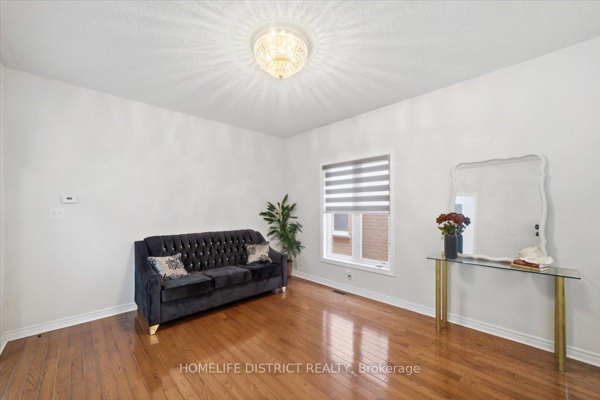 Photo 7 of 43 Bethany Street, Markham, Cedarwood — HOMEH