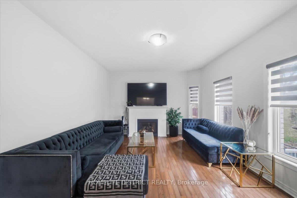 Photo 9 of 43 Bethany Street, Markham, Cedarwood — HOMEH